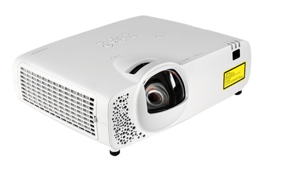 Flyin 5500 ANSI Lumens Doğal 4K 3LCD Lazer Projeksiyonu Eğitim için kısa atış HDBaseT 3D Haritalama