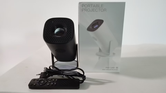 Ev Tiyatrosu ve Sinema için Siyah Beyaz taşınabilir FLYIN P30 4K 1080P projektörleri
