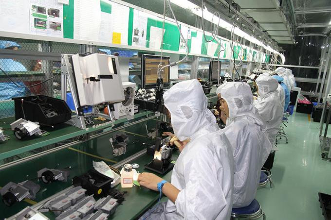 Flyin 2025 Profesyonel 3LCD 4K Lazer Projeksiyonu 7200 Ansi Lumens Ultra Hd 3840x2160 Y&uuml;ksek Parlaklık İşletme Eğitimi B&uuml;y&uuml;k Alanlar Banket Salonları Sahneler 9