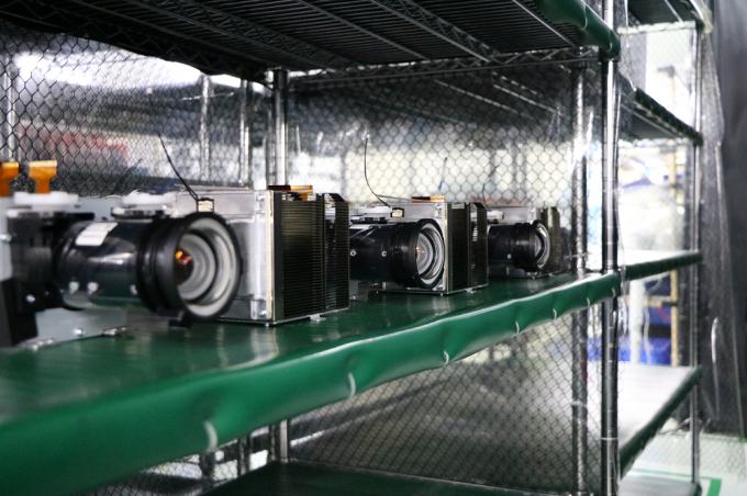 Flyin 2025 Profesyonel 3LCD 4K Lazer Projeksiyonu 7200 Ansi Lumens Ultra Hd 3840x2160 Y&uuml;ksek Parlaklık İşletme Eğitimi B&uuml;y&uuml;k Alanlar Banket Salonları Sahneler 13