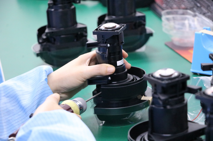 Flyin 2025 Profesyonel 3LCD 4K Lazer Projeksiyonu 7200 Ansi Lumens Ultra Hd 3840x2160 Y&uuml;ksek Parlaklık İşletme Eğitimi B&uuml;y&uuml;k Alanlar Banket Salonları Sahneler 12